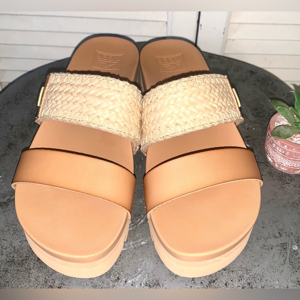 Reef Women's Vista Braid II sandals in a natural color platform 7.5 - Picture 5 of 11